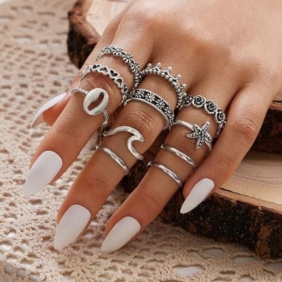 Lizard Queenz Closet - Picture 4 of 4